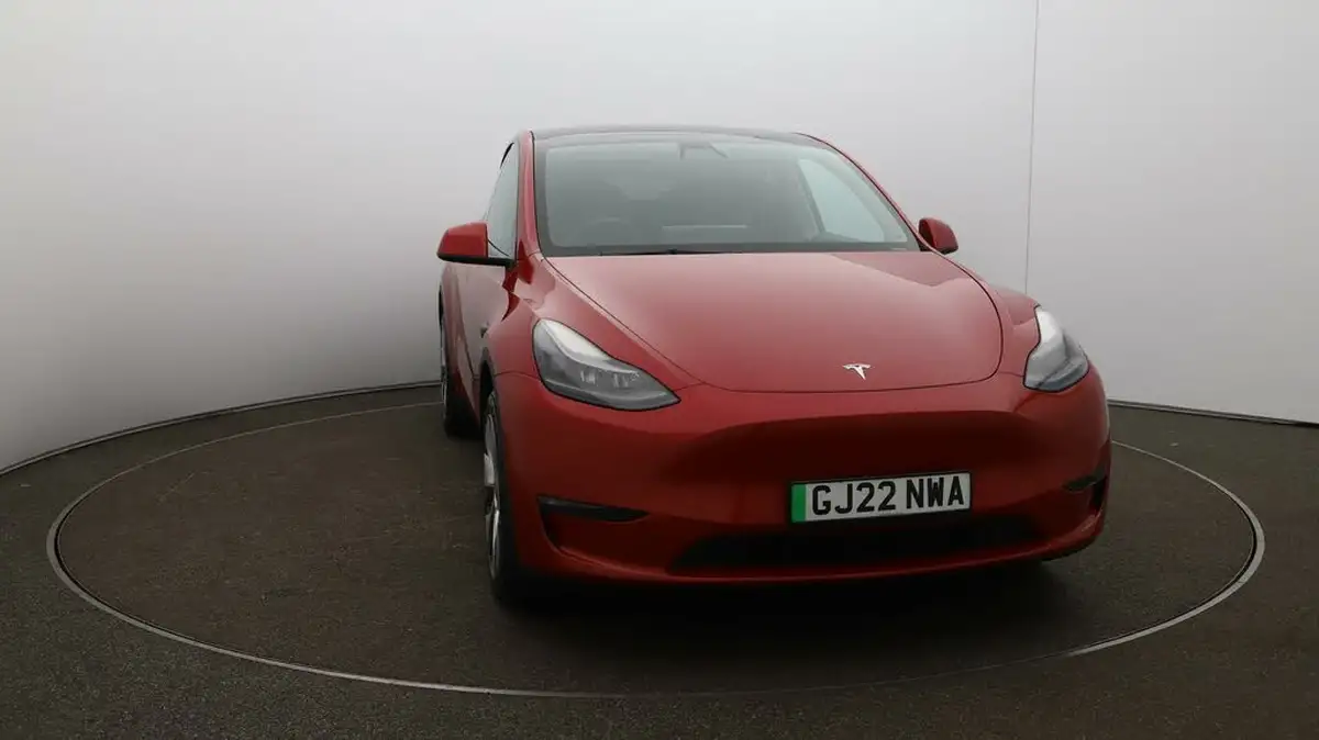2022-tesla-model-y-e-long-range-big-33