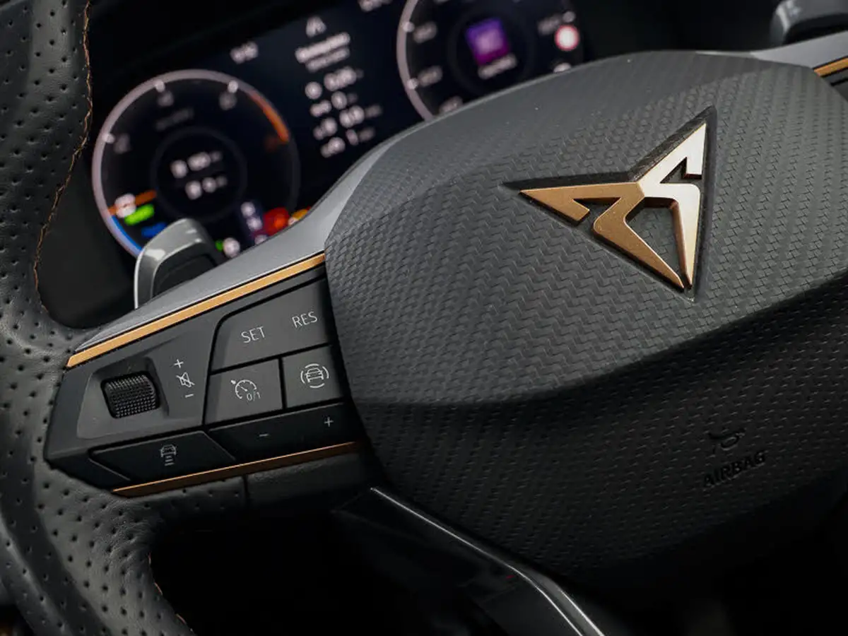 2022-cupra-formentor-14-e-hybrid-v2-big-16