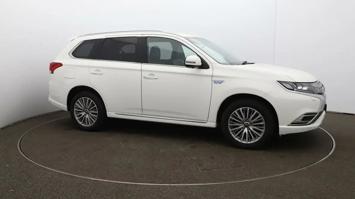 2018-mitsubishi-outlander-24-4h-phev-big-39