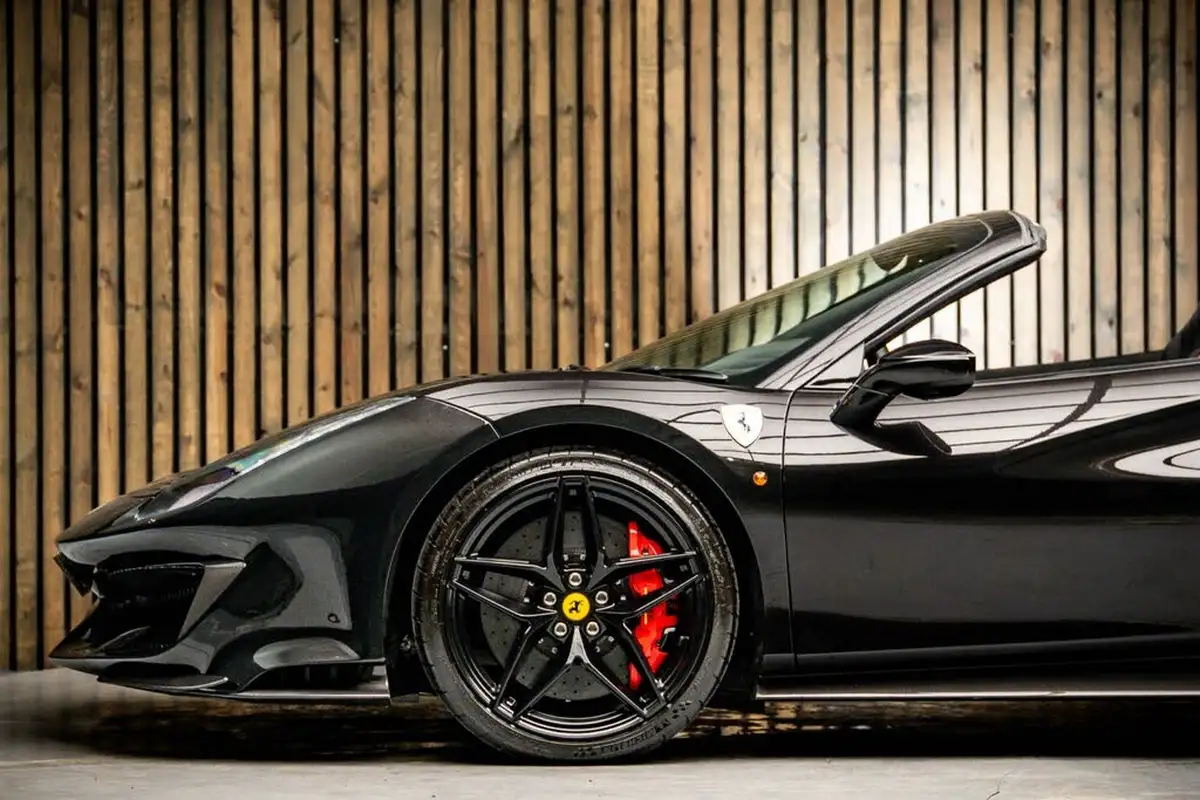 2020-ferrari-488-39-488-spider-big-8
