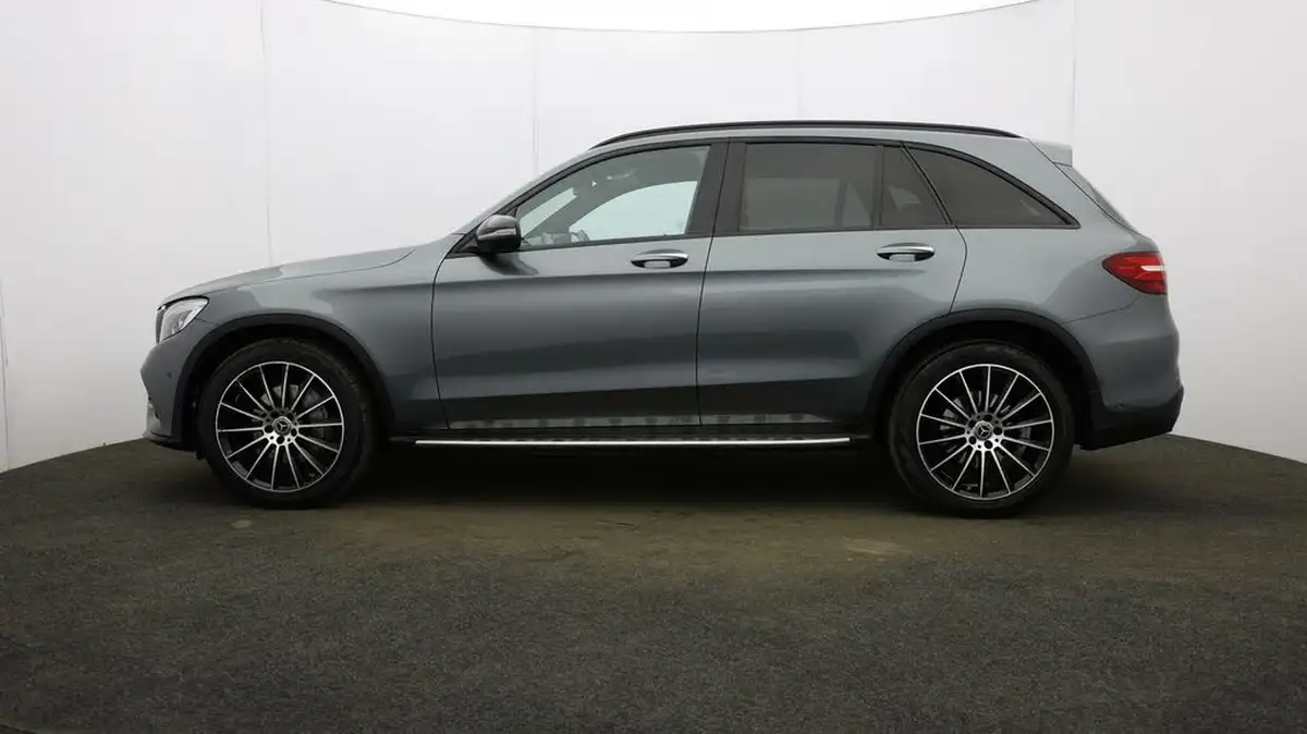 2018-mercedes-benz-glc-class-21d-glc220d-amg-line-premium-plusss-station-wagon-5d-big-3