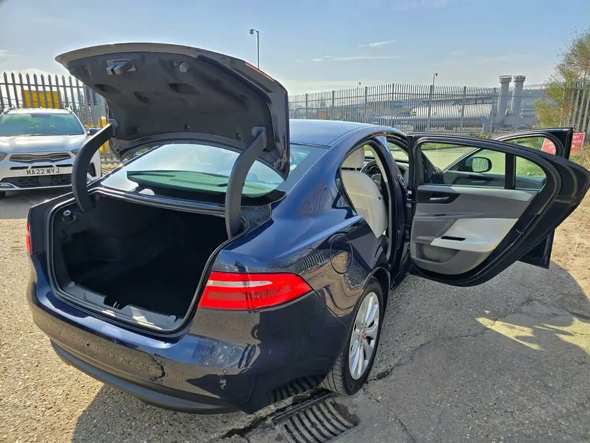2015-jaguar-xe-20td-portfolio-163ps-auto-big-21