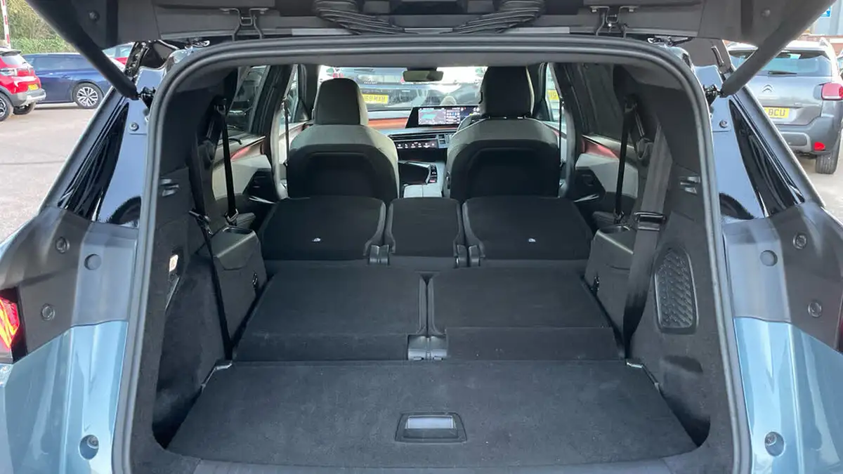 2024-peugeot-5008-suv-e-gt-big-42