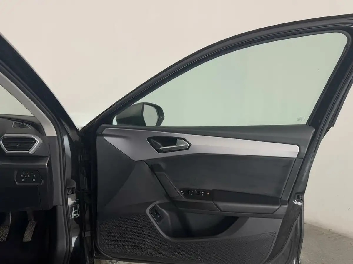 2021-seat-leon-14-e-hybrid-fr-hatchback-big-16