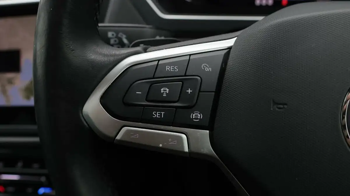 2021-volkswagen-tiguan-15-tsi-elegance-big-25