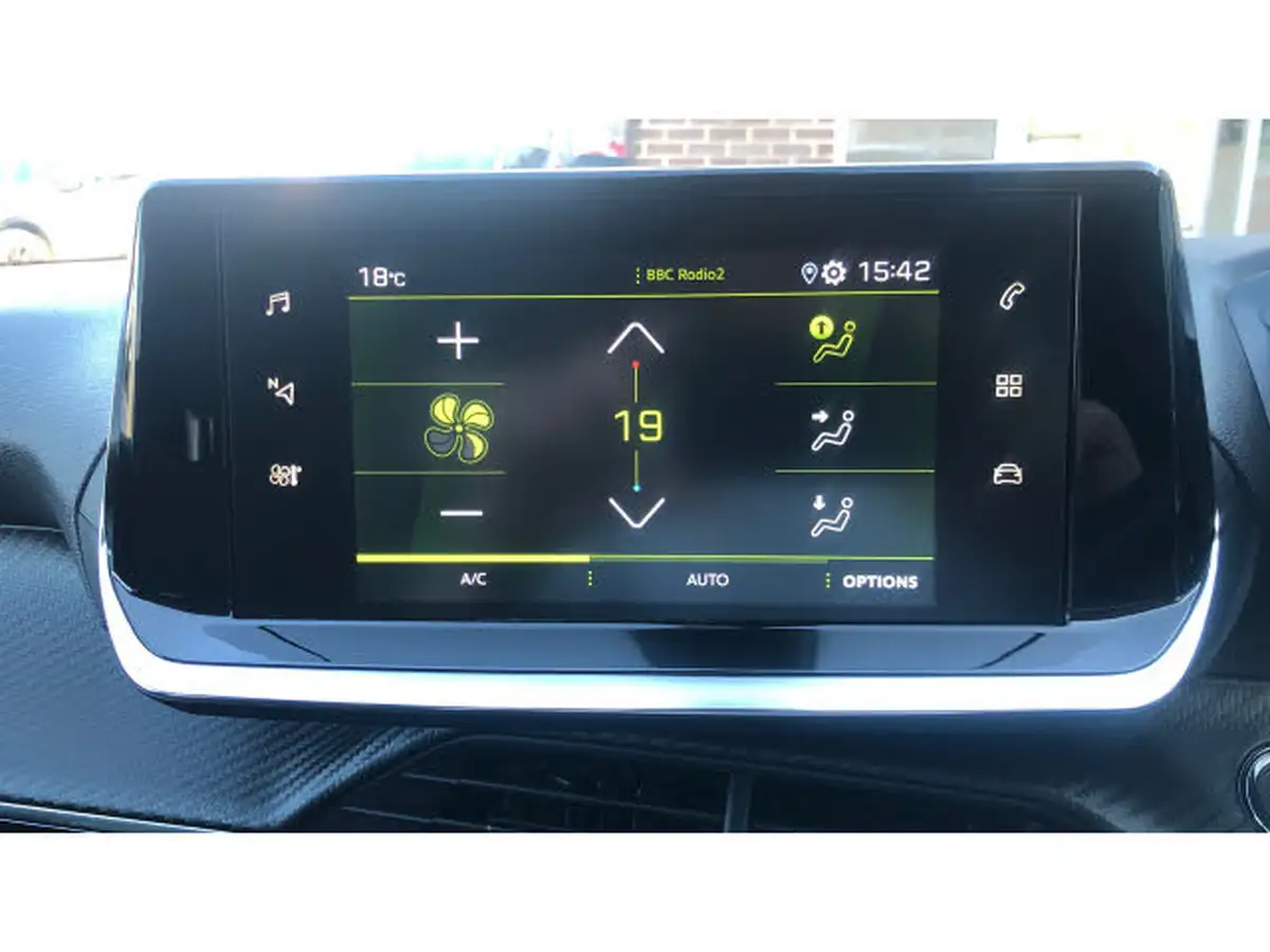 2021-peugeot-2008-suv-12-puretech-allure-premium-130bhp-big-11