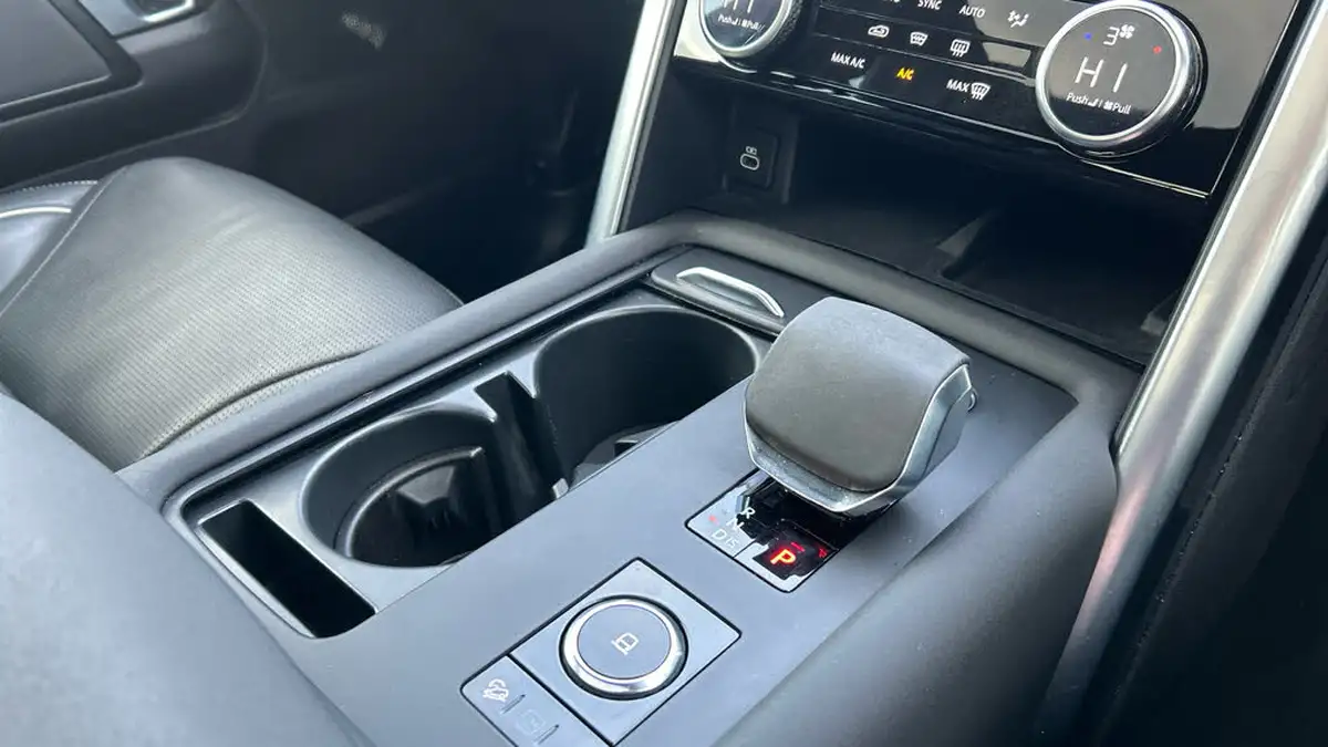 2021-land-rover-discovery-30-d300-r-dynamic-hse-big-13