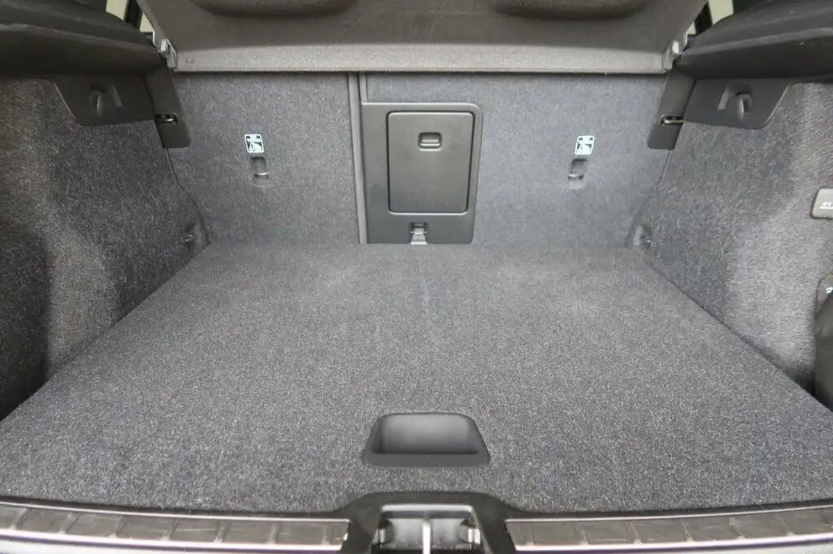 2021-volvo-xc40-15-t3-inscription-163bhp-big-9