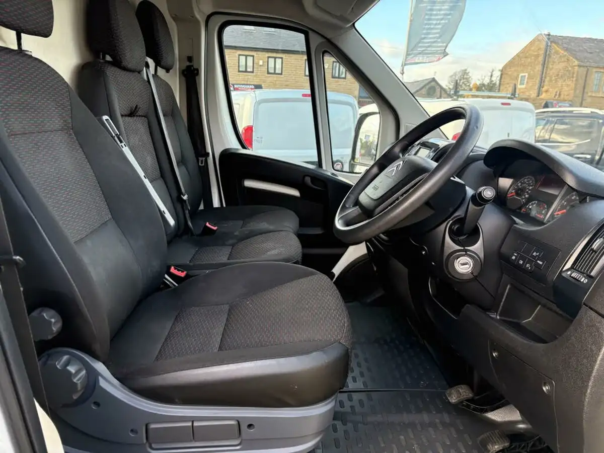 2021-citroen-relay-22bluehdi-35-l2h2-enterprise-140eu6dt-big-17