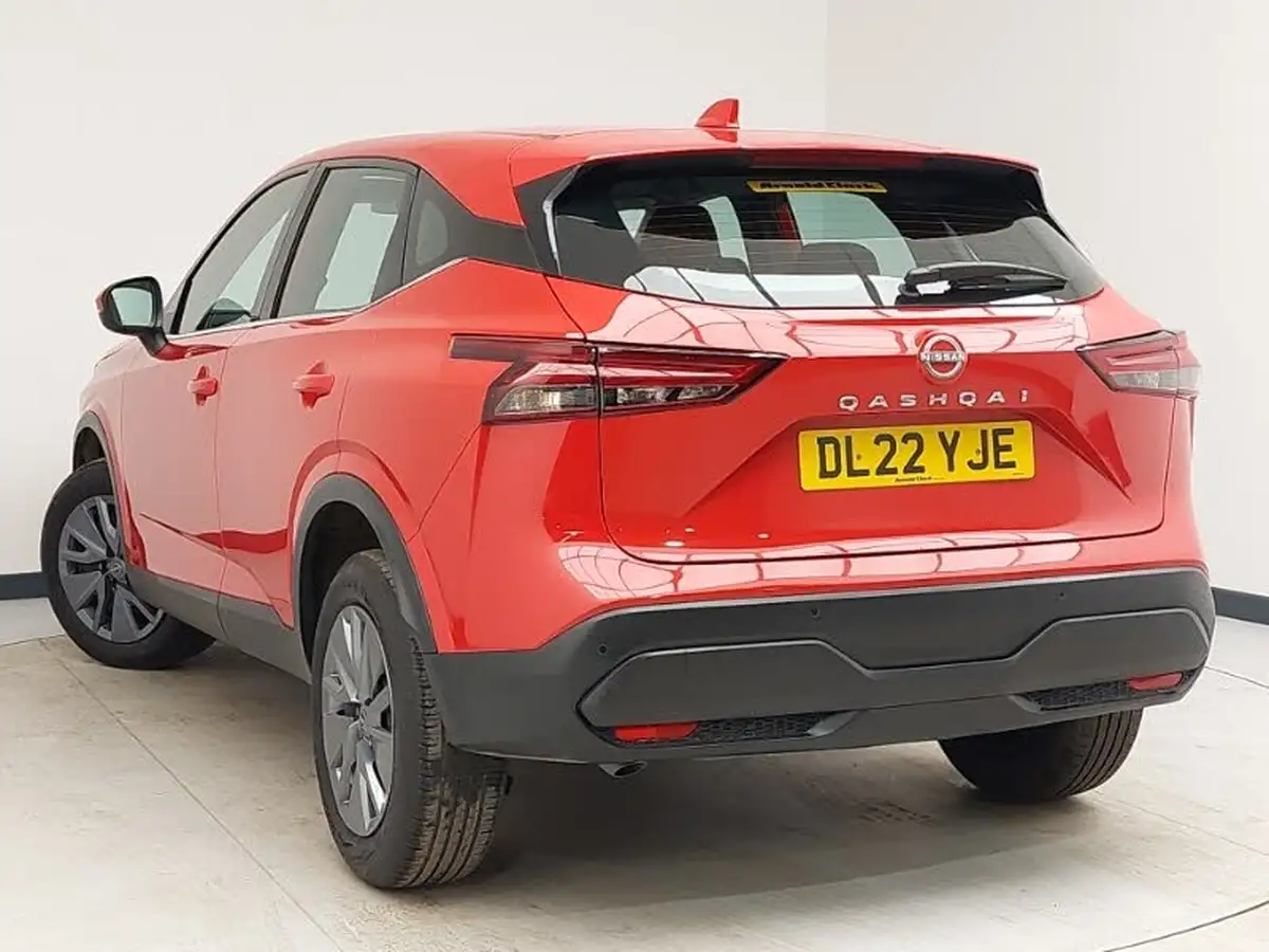 2021-nissan-qashqai-13-dig-t-visia-big-1
