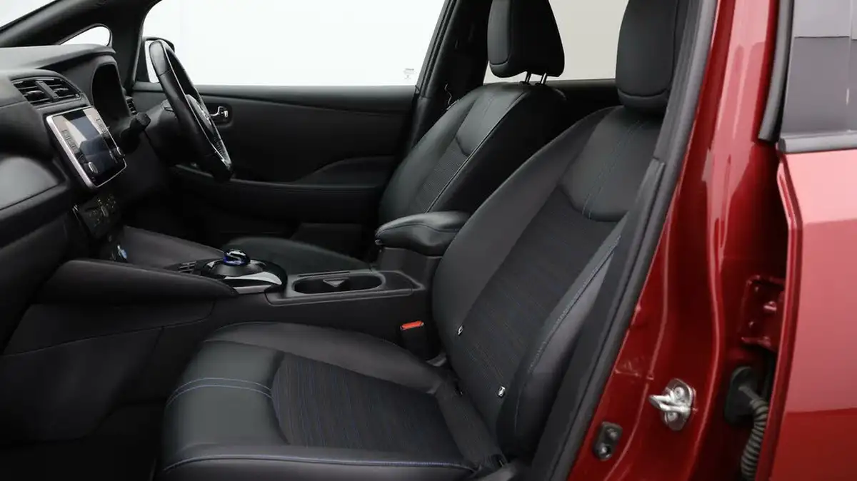 2019-nissan-leaf-e-n-connecta-big-13