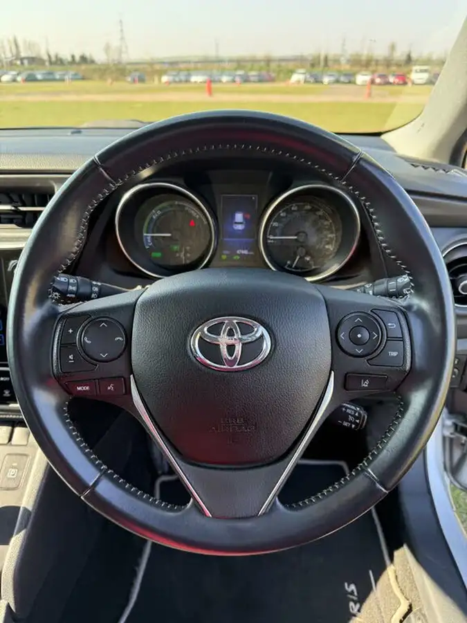 2018-toyota-auris-18-vvt-i-hsd-icon-hatchback-big-9