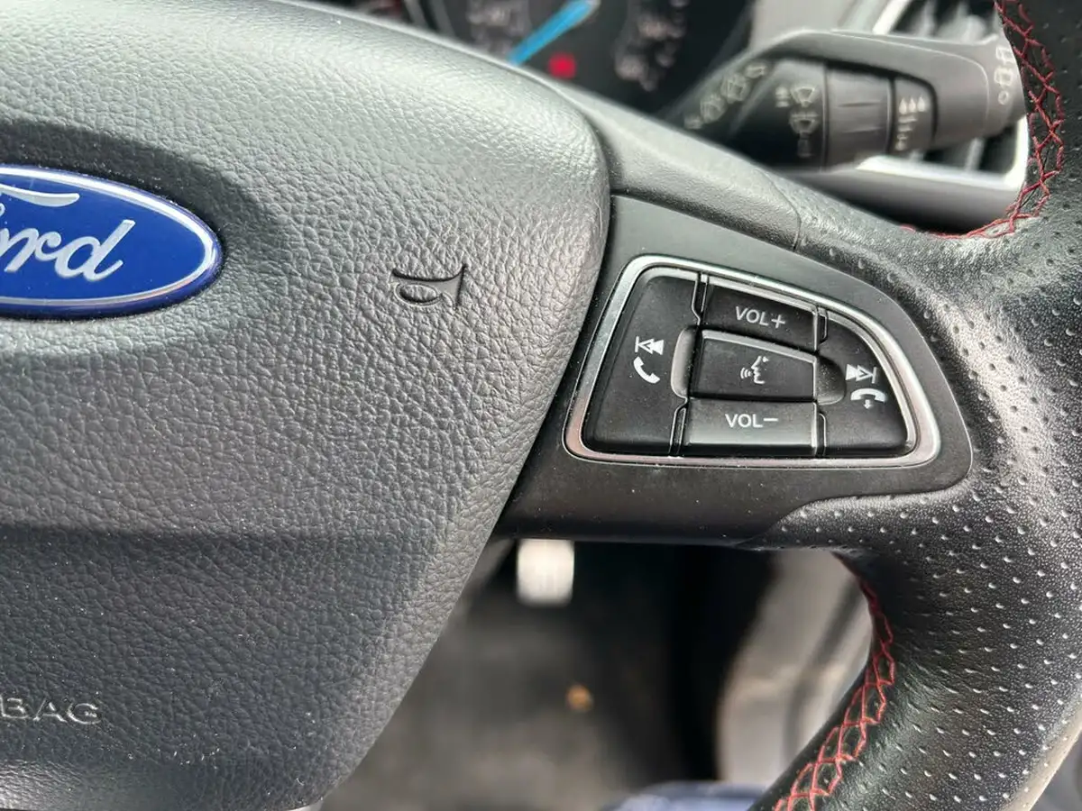 2019-ford-kuga-15tdci-st-line-ss-big-12