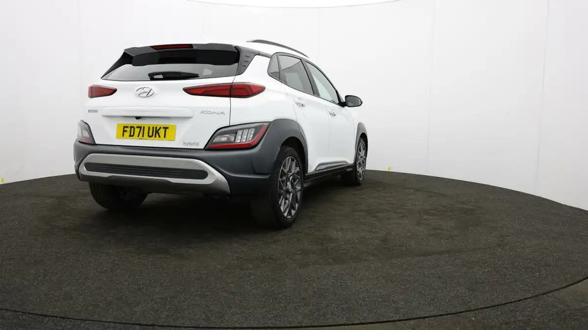 2022-hyundai-kona-16-gdi-premium-big-74