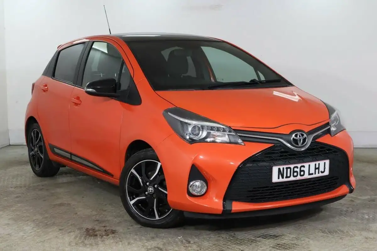 2016-toyota-yaris-133-orange-edition-big-0