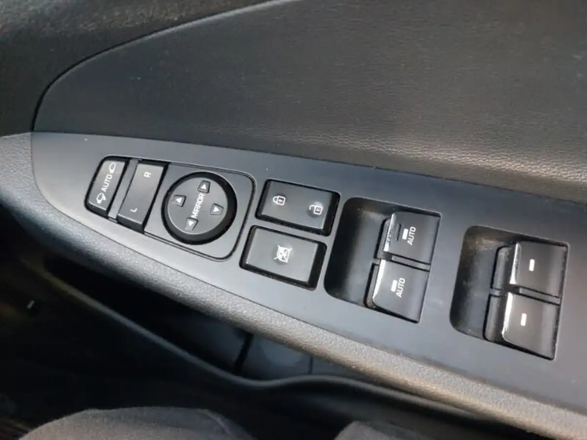 2019-hyundai-tucson-16-gdi-se-nav-big-12