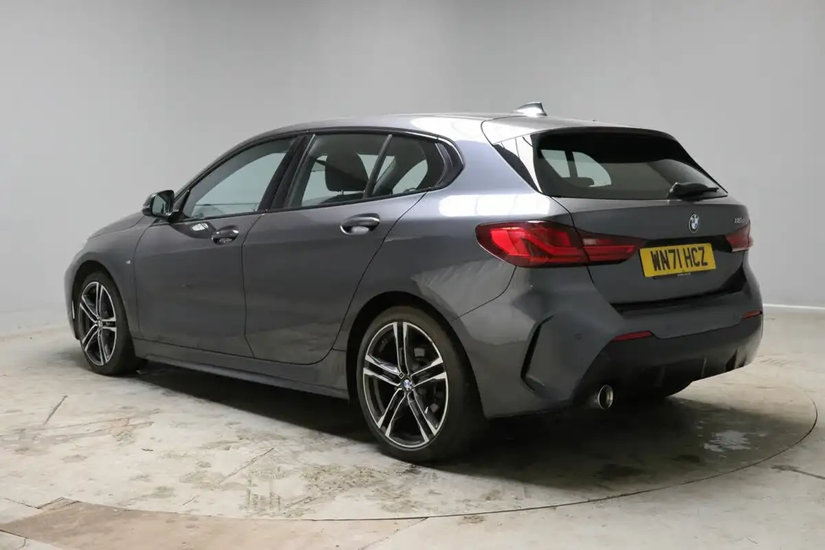 2021-bmw-1-series-15td-116d-m-sport-lcp-big-8