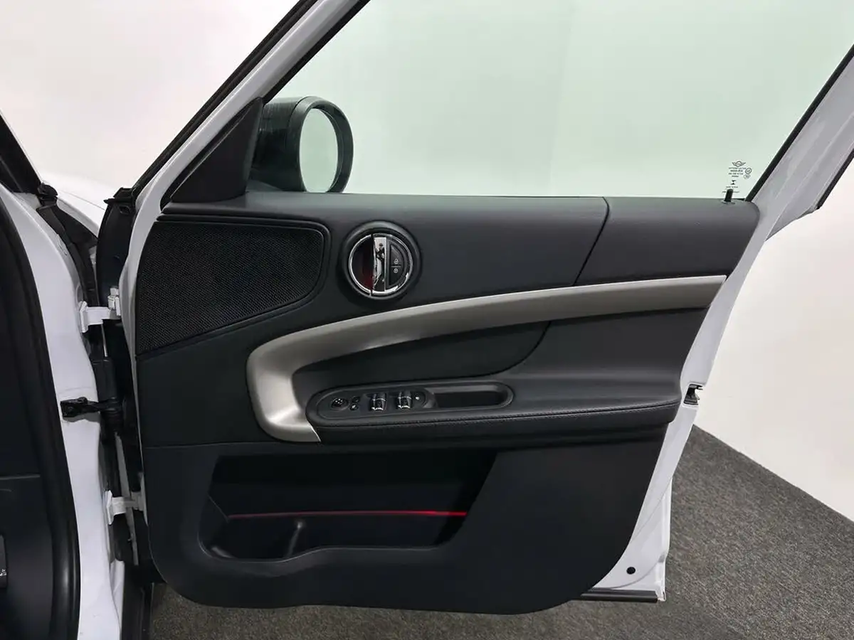 2019-mini-countryman-20td-cooper-d-exclusive-auto-big-29
