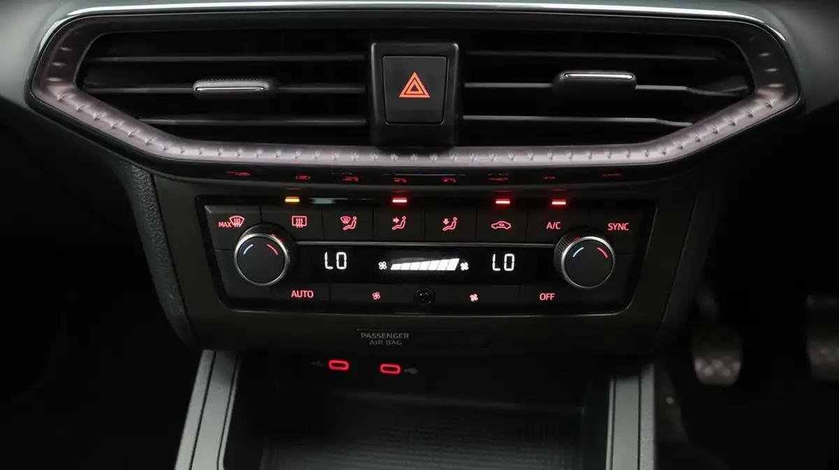 2023-seat-ibiza-10-tsi-xcellence-lux-110ps-big-12