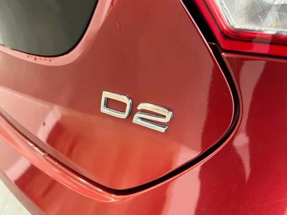 2015-volvo-v40-20td-d2-cross-country-se-nav-big-33