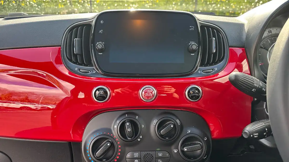 2022-fiat-500-10-red-big-11