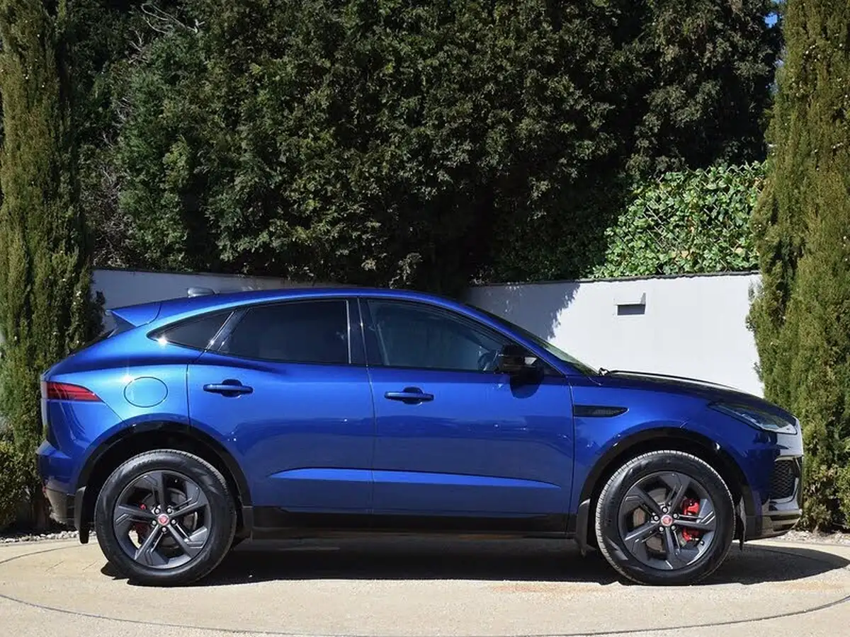 2022-jaguar-e-pace-20-d200-r-dynamic-black-big-3