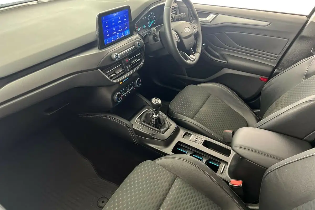 2019-ford-focus-10t-titanium-x-hatchback-big-1