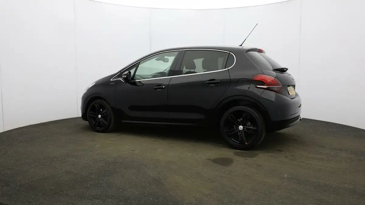 2017-peugeot-208-12-puretech-gt-line-5d-big-57