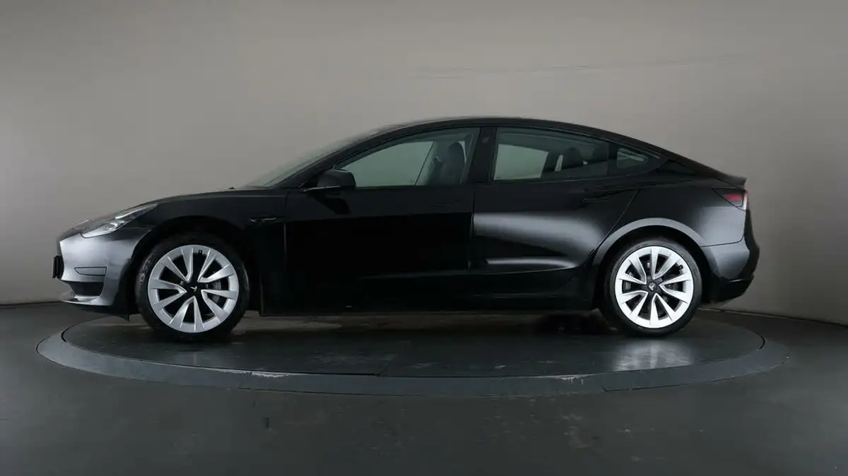 2020-tesla-model-3-e-standard-plus-big-31