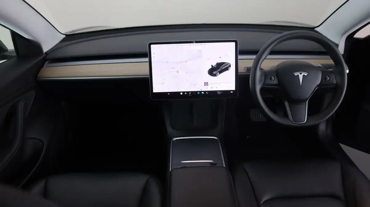 2020-tesla-model-3-e-standard-plus-big-13