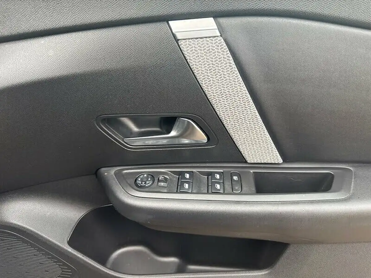 2022-citroen-c4-12-puretech-shine-130ps-big-21