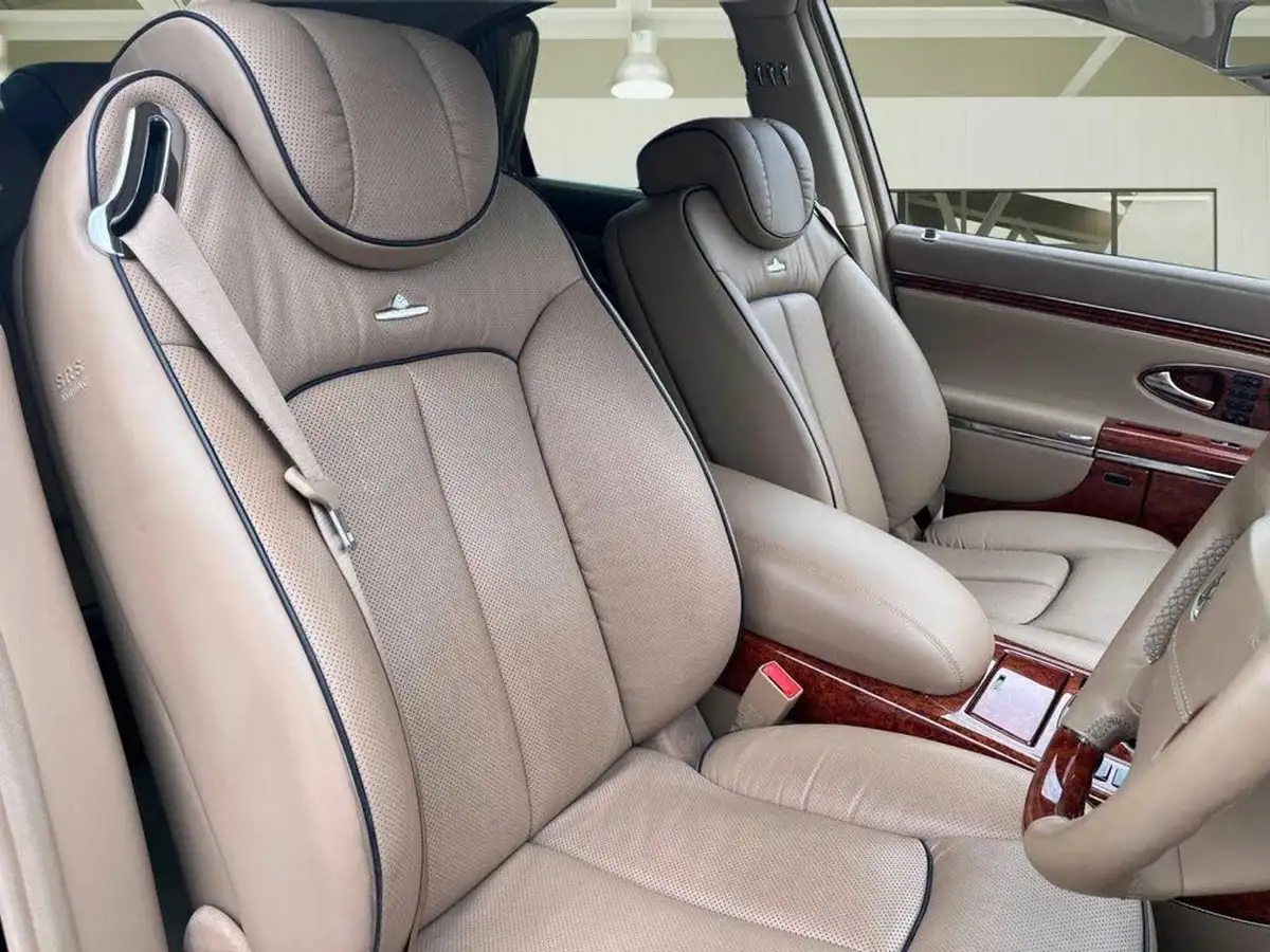 2011-maybach-57-55-57-big-6