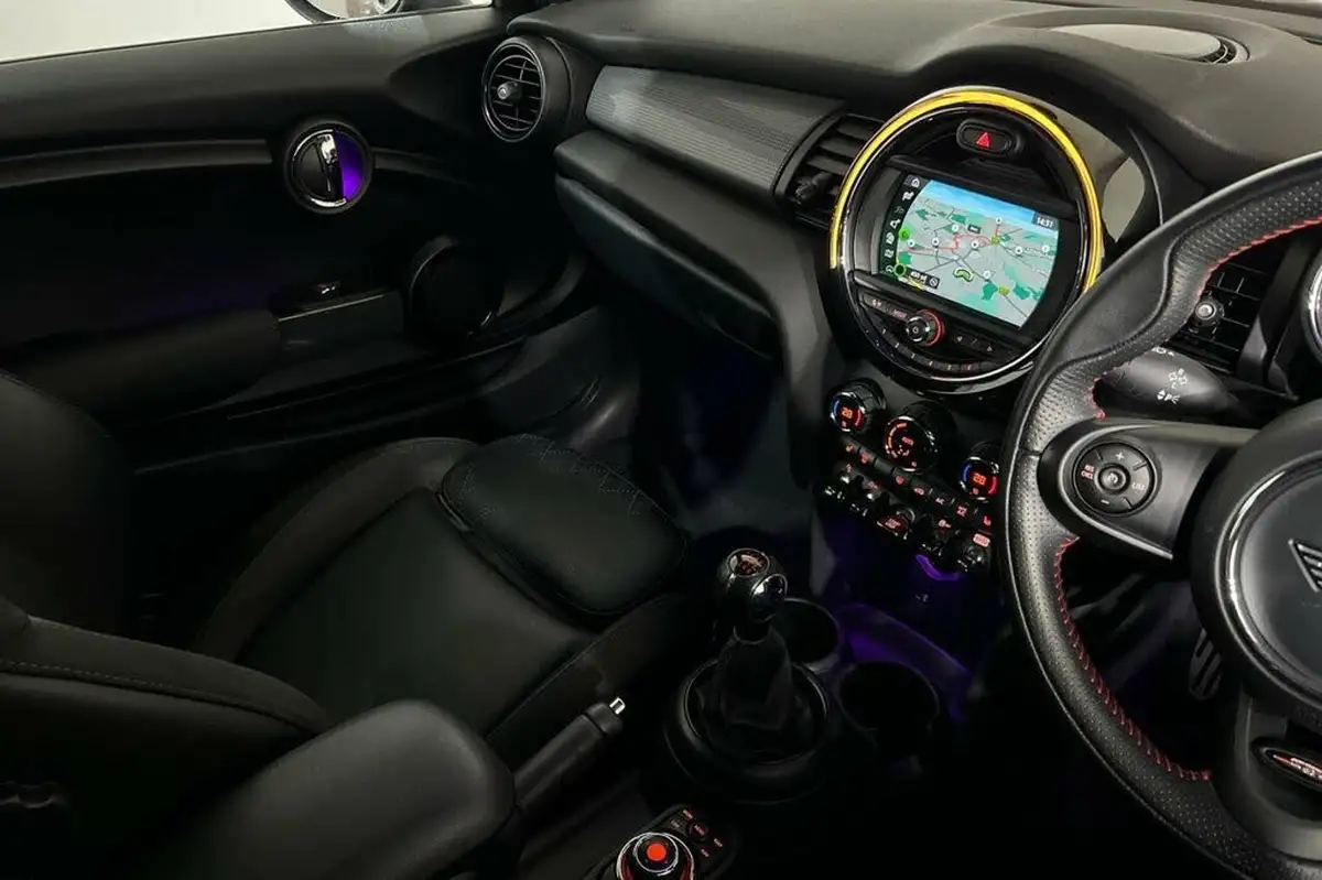 2019-mini-cooper-15-cooper-sport-ss-hatchback-3d-big-27