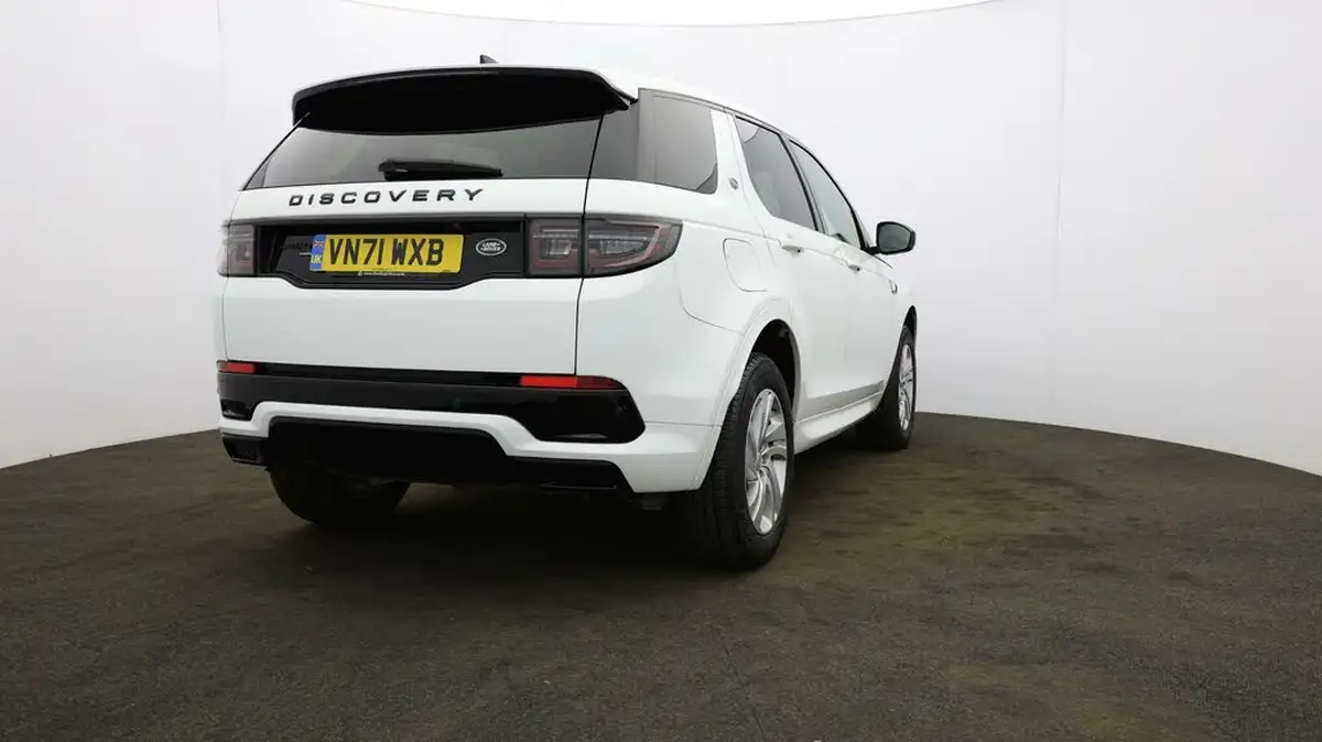 2022-land-rover-discovery-sport-15-p300e-r-dynamic-se-big-5