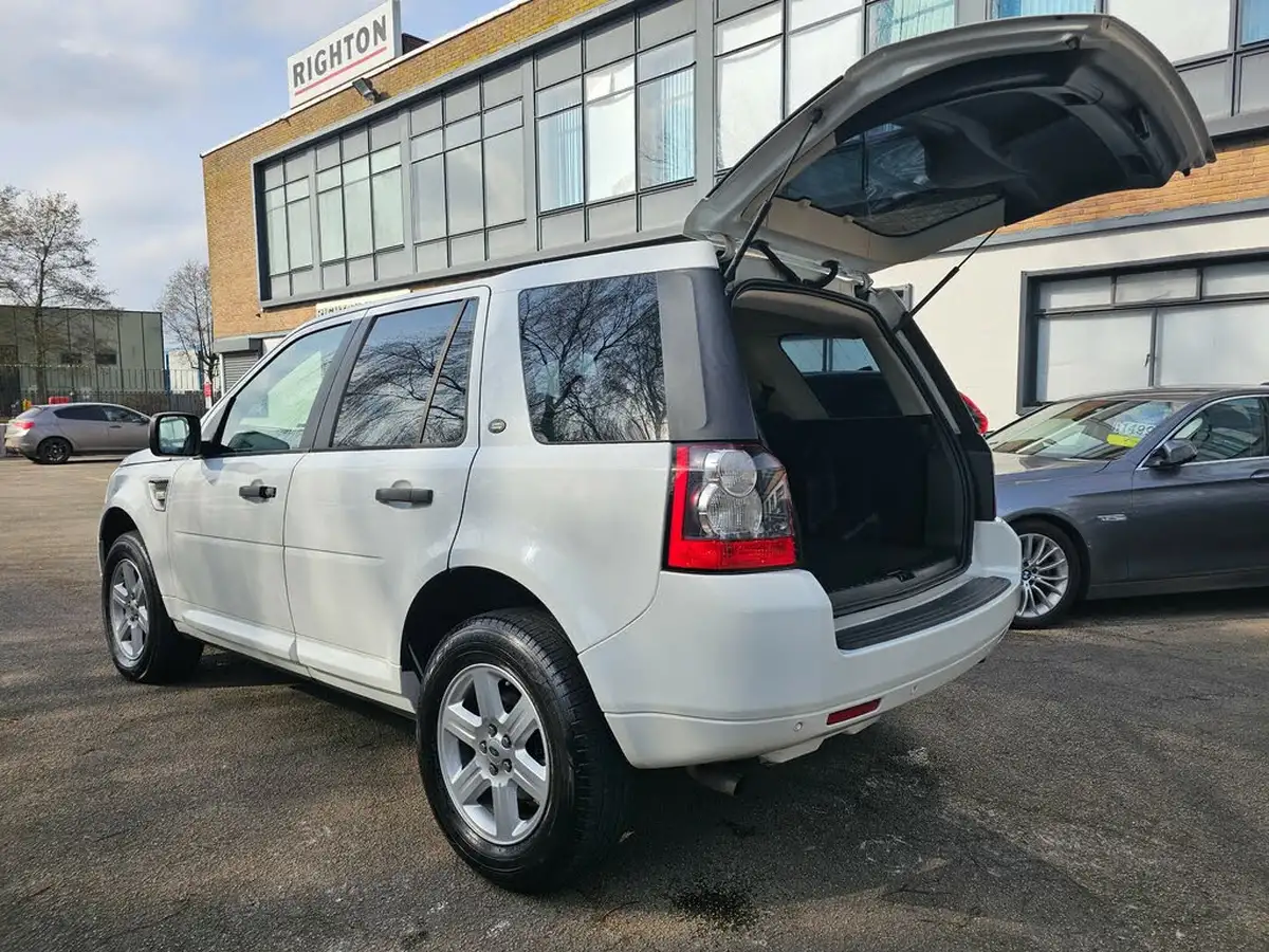 2012-land-rover-freelander-2-big-28