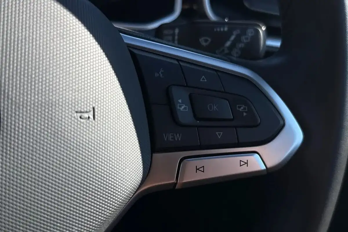2024-volkswagen-t-roc-15-tsi-r-line-hatchback-5d-big-50