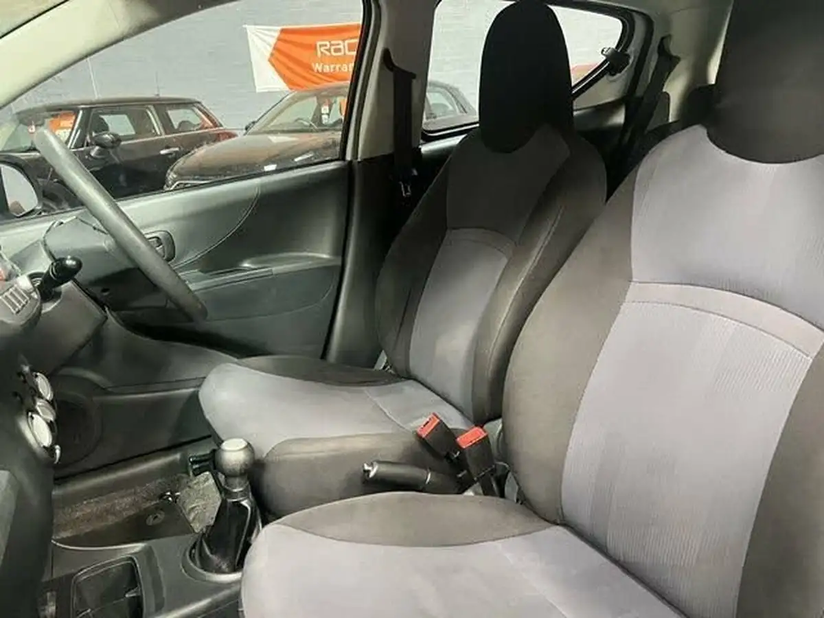 2014-suzuki-alto-10-sz-big-33