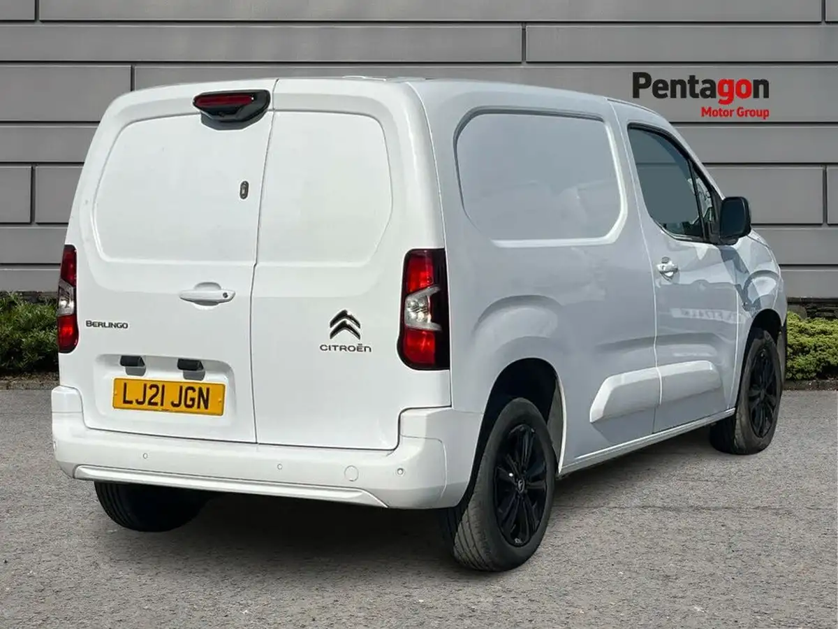 2021-citroen-berlingo-15bluehdi-1000-driver-100pseu6dt-e-ss-big-3