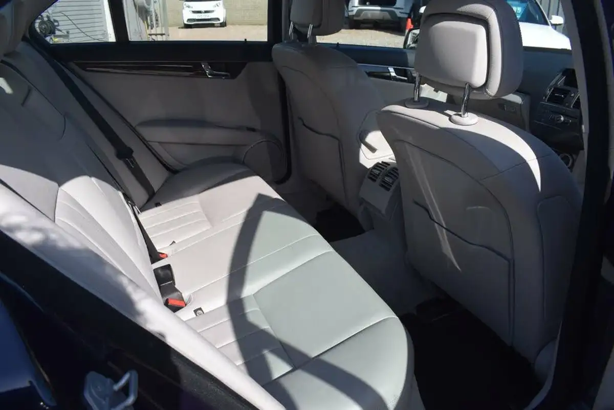2010-mercedes-benz-c-class-21td-c250-elegance-21cdi-saloon-4d-auto-big-23