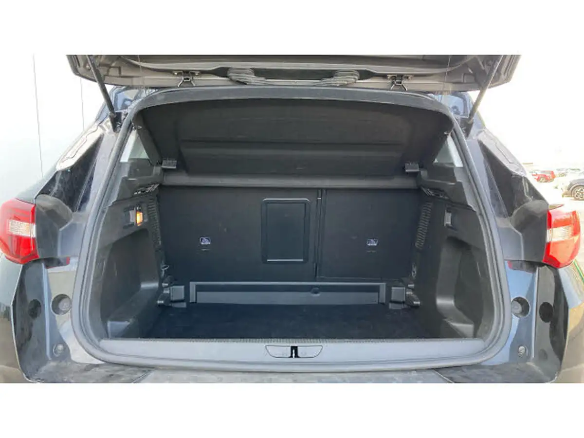 2021-vauxhall-grandland-x-15td-sri-nav-big-3