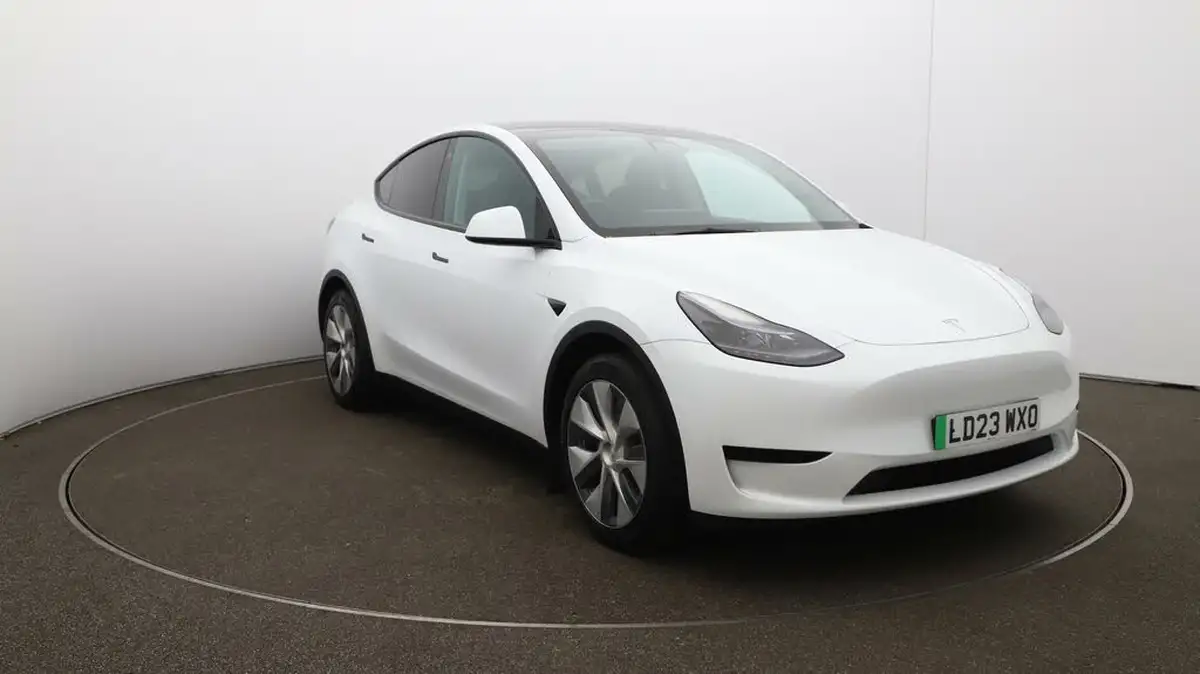 2023-tesla-model-y-e-rwd-big-34