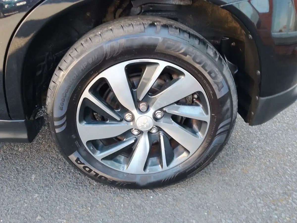 2015-mitsubishi-asx-22di-d-4-big-9