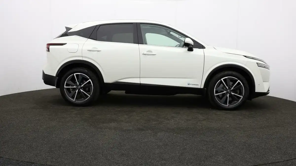 2023-nissan-qashqai-15-tekna-big-33
