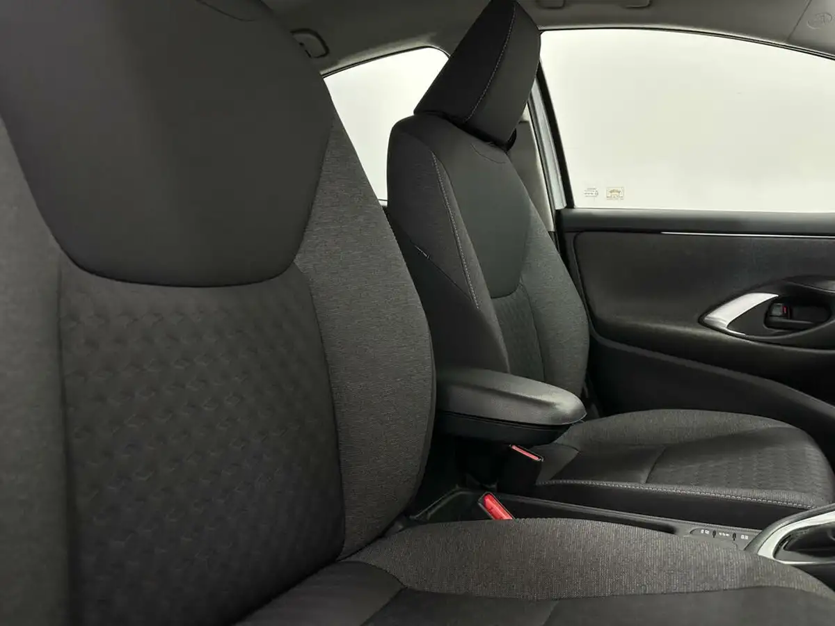 2021-toyota-yaris-15-vvt-i-icon-114bhp-hybrid-1490cc-e-cvt-big-27