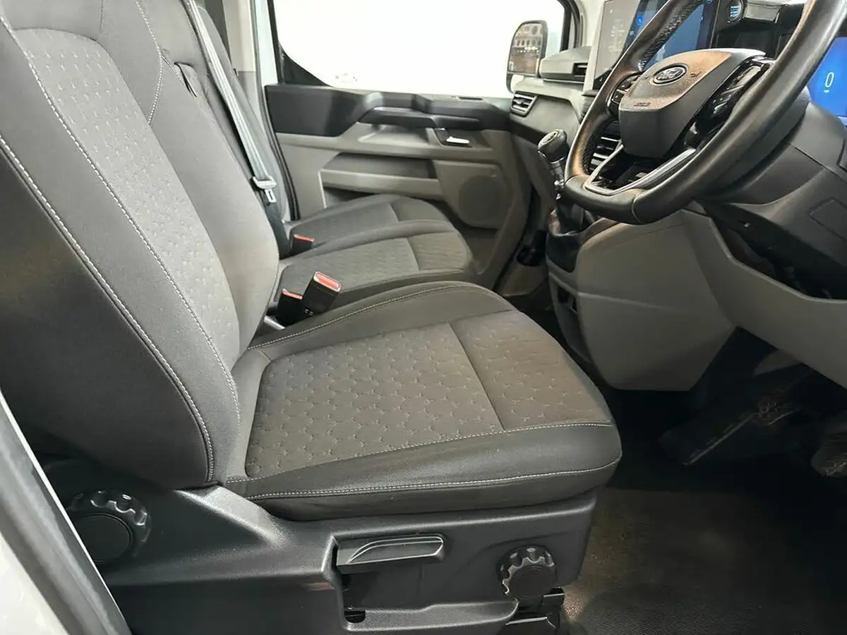 2023-ford-transit-custom-20tdci-280-l1h1-limited-136pseu6e-panel-van-1996cc-big-14