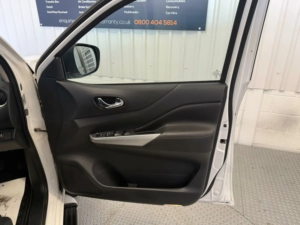 2019-nissan-navara-23dci-tekna-auto-big-13