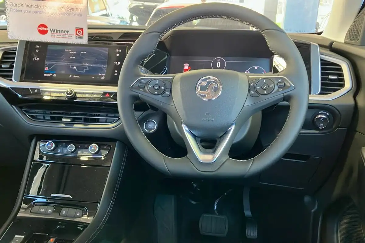 2024-vauxhall-grandland-12-ultimate-136ps-hybrid-e-dct6-auto-big-10