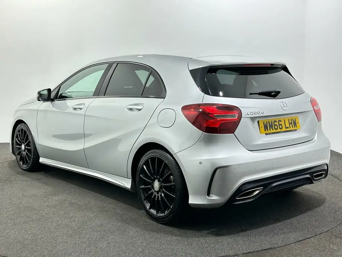 2016-mercedes-benz-a-class-21d-a200d-amg-line-136ps-premiumss-7g-dct-big-4
