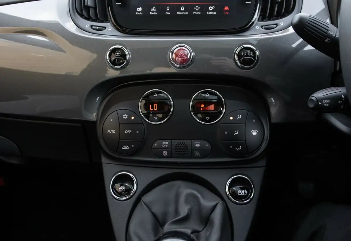 2022-fiat-500-10-dolcevita-big-33