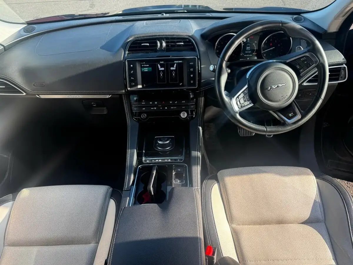 2018-jaguar-f-pace-20i-r-sport-250ps-awd-1997cc-big-6